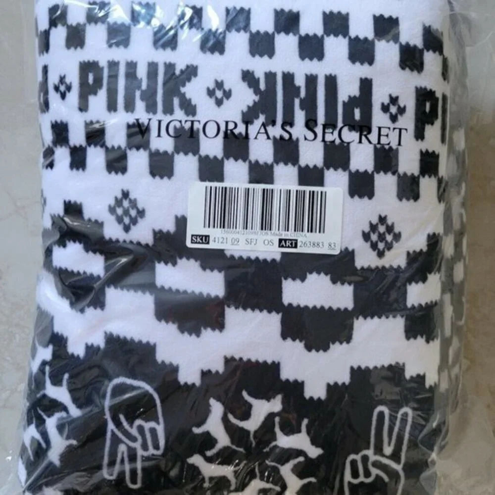 Victoria's Secret Valentines Pink Black/White Sherpa Blanket Throw Peace Soft